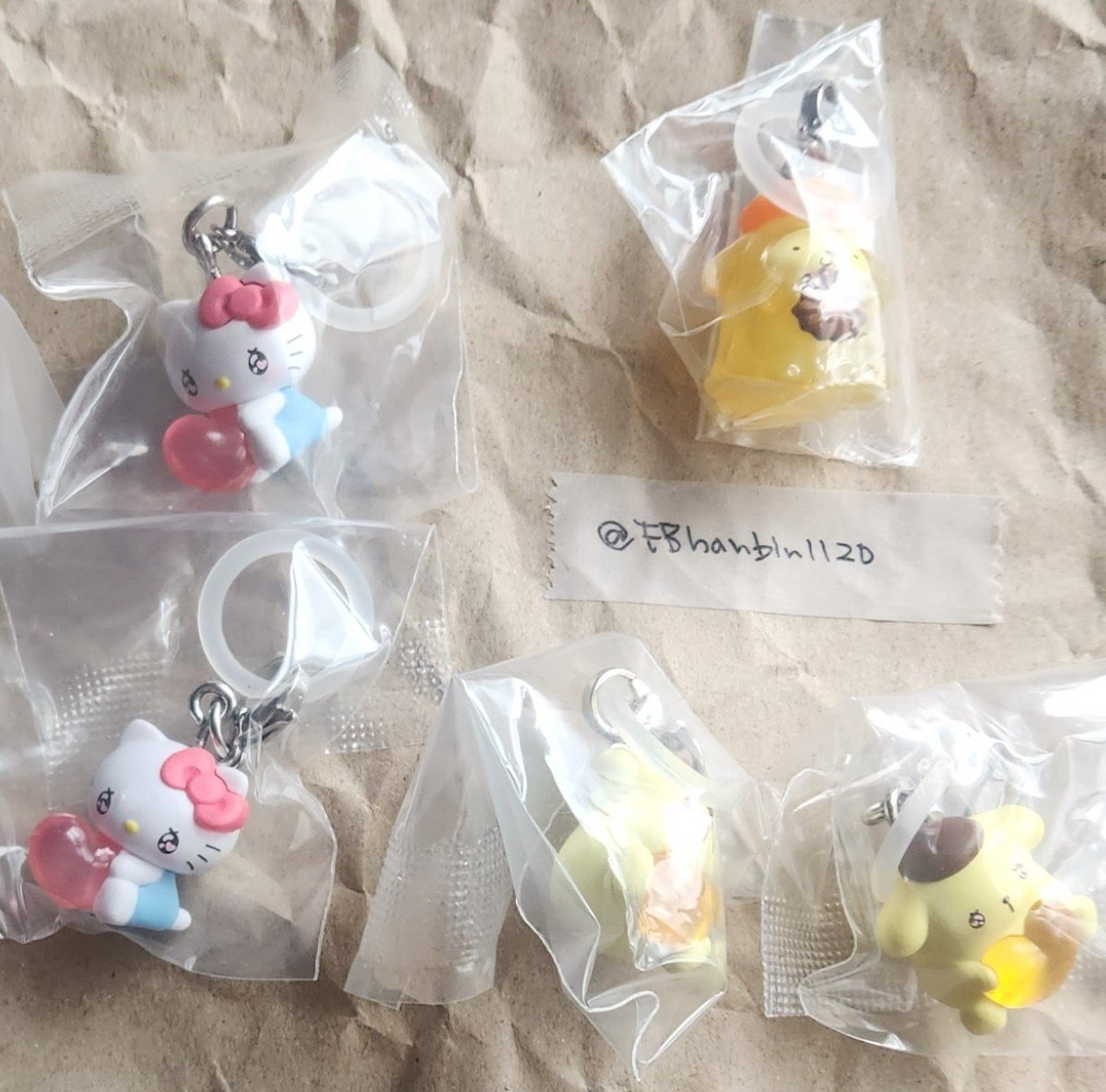 FBhanbin1120's tweet photo. @sanami122924 はじめまして。
エモきゅん2キティ持ってるのですがsolid&amp;coolキティとの交換は可能でしょうか？ご検討よろしくお願いします。 https://t.co/bqVvy0WvJ6