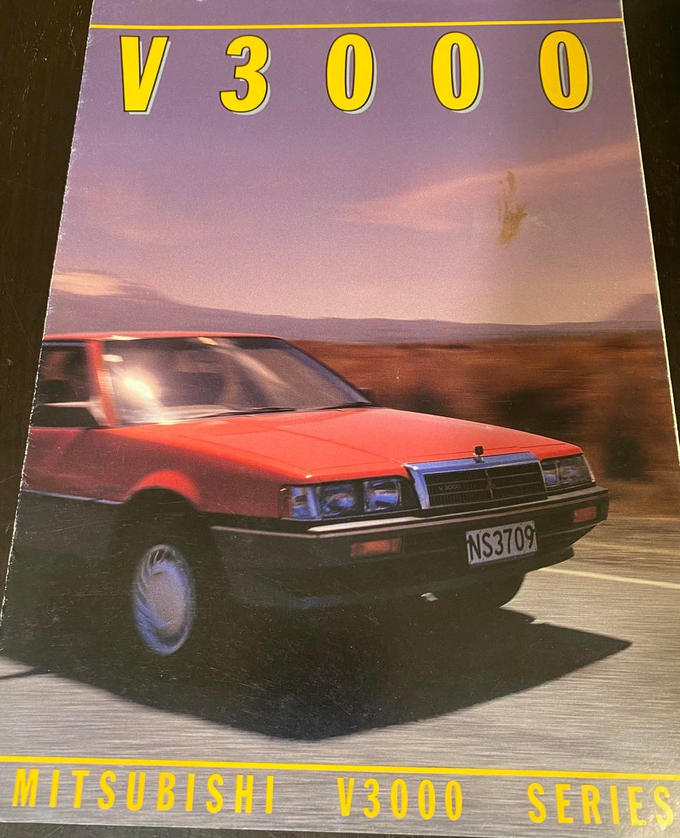 coedoliner's tweet photo. V3000のデビュー時はセダン顔で、標準バンパーにV6グリルを装着していました。１年ほどでハードトップ顔に変更。現地ノックダウン生産だっため、こんな仕様が可能でした。 https://t.co/IZuQsU1nec