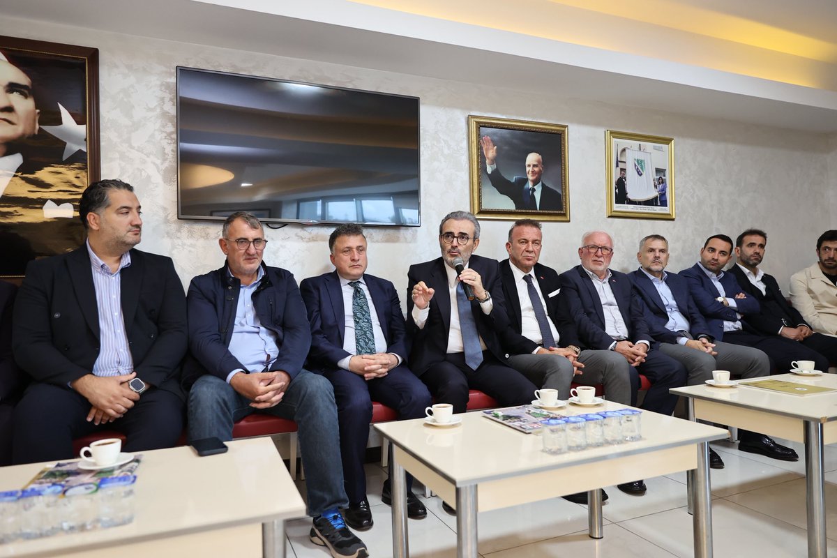 akkadinbpasa's tweet photo. Türkiye Yüzyılı Buluşmaları'nda Önceki Dönem Bakanımız ve MKYK Üyemiz @mahirunal ile Türkiye Bosna Sancak Derneği'nde hemşehrilerimizle buluştuk.

Samimi sohbet, güçlü muhabbet, sarsılmaz gönül bağı.

Sivil toplumumuzla omuz omuza, Türkiye Yüzyılı'na hep birlikte. https://t.co/INxCy7X2Sq