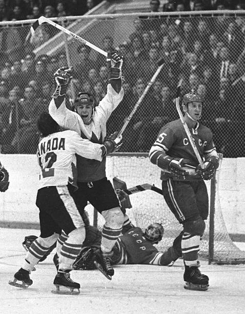 JoeHockeyPics's tweet photo. 54 years ago today. This photo never gets old. #Canada #TeamCanada #SummitSeries 
📸: Frank Lennon / Toronto Star https://t.co/Qd4xZGOLnB