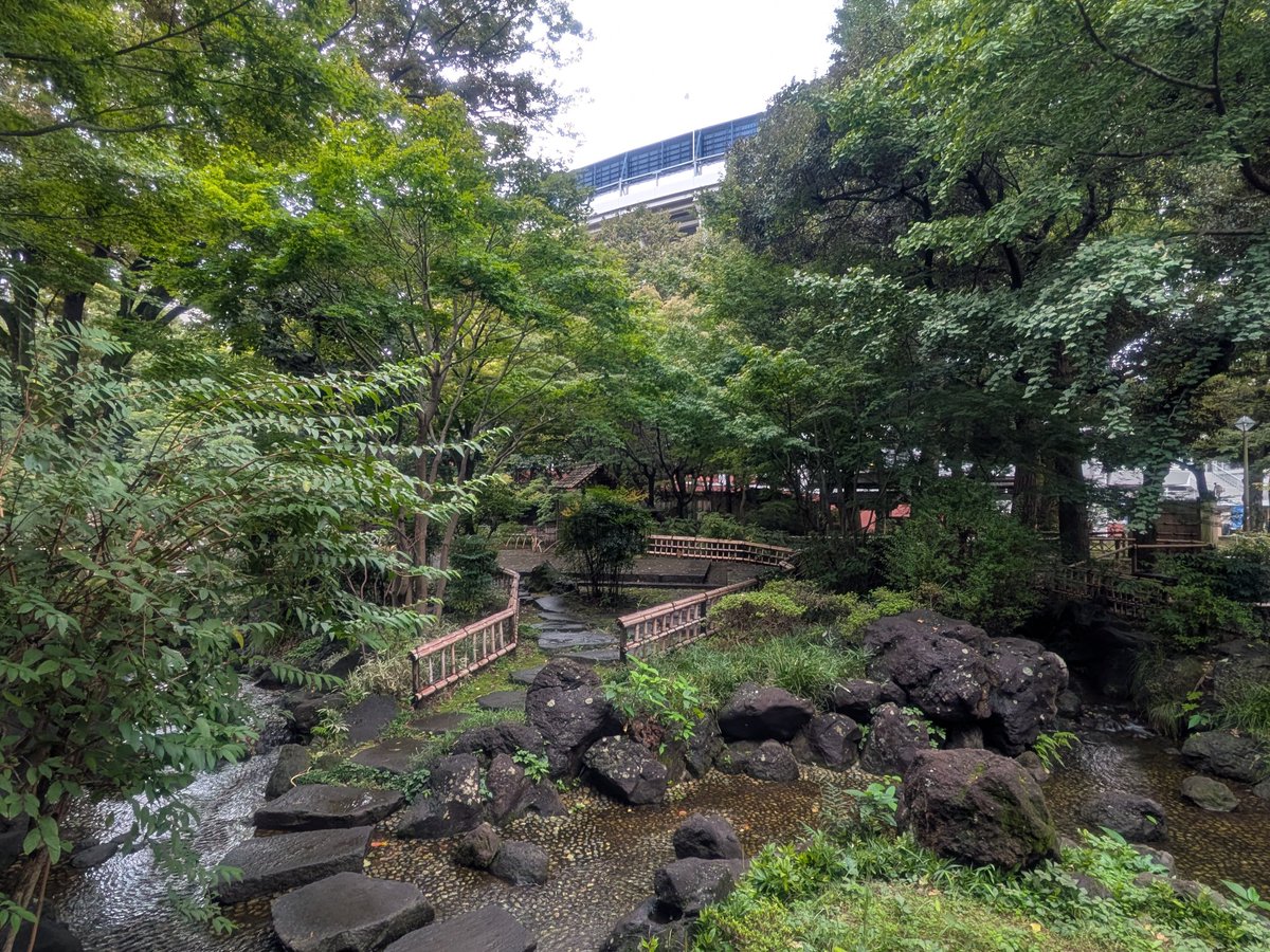 middliel's tweet photo. 今日は横浜をぶらぶらしてきました。

ハマスタ近くに庭園があることを知る。→ https://t.co/OOGENmoV18