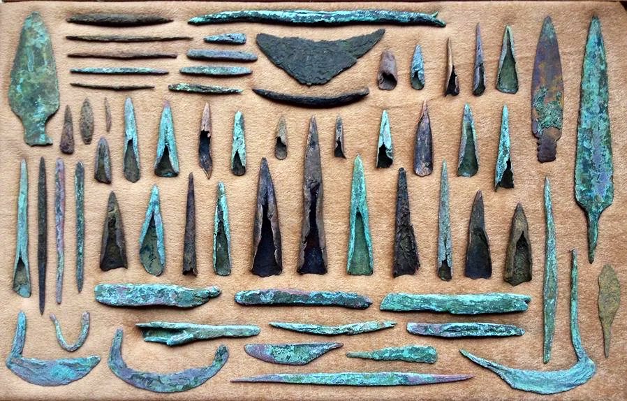 MoundLore's tweet photo. By about 4000 BC, people around the Great Lakes were hammering native copper into axes, knives, fishhooks and spear points.

Ancient North America had a metalworking tradition most people never hear about. https://t.co/vO0X492wTN