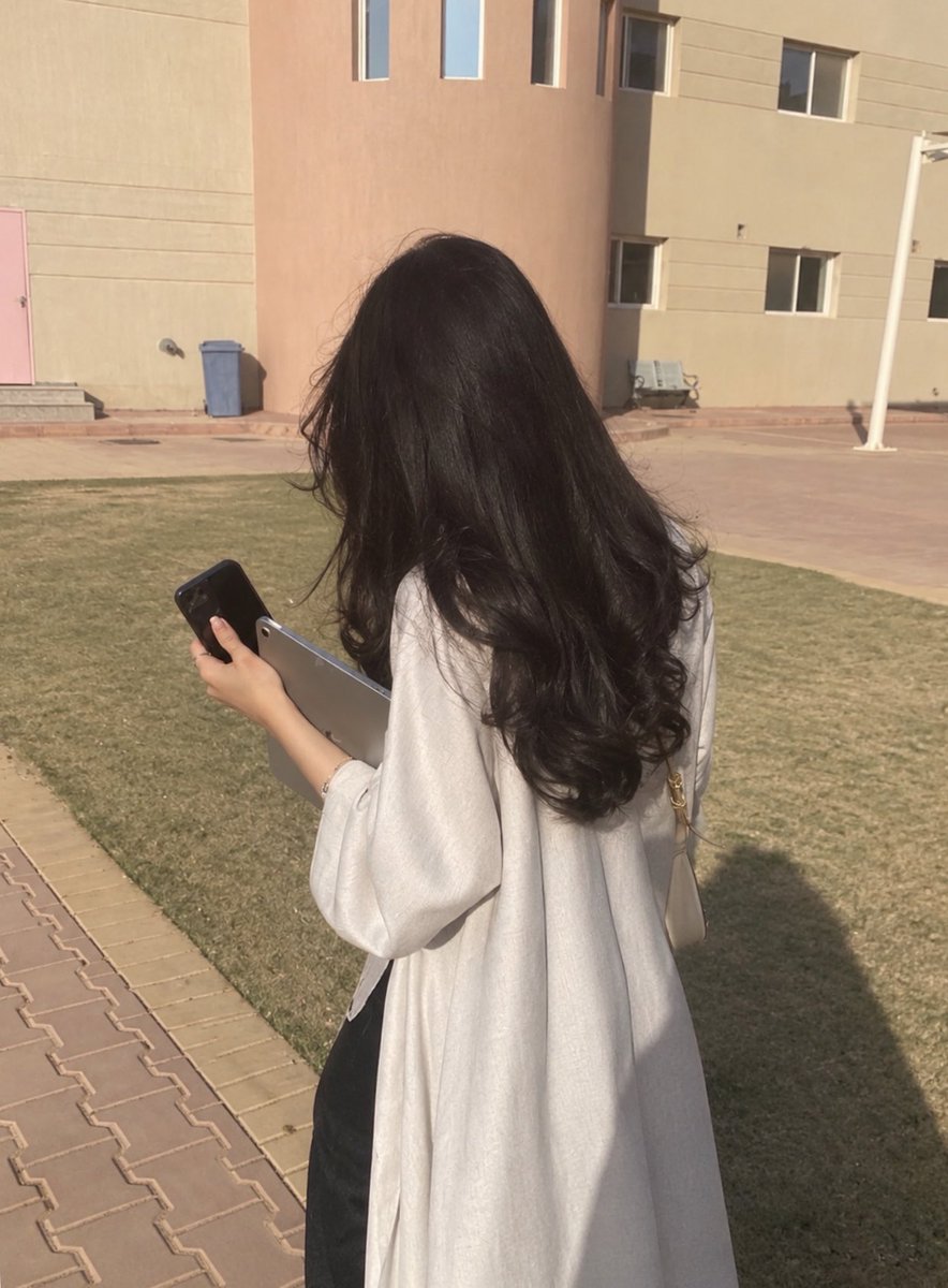 borntobequeen0's tweet photo. شعرك بأسوأ يوم مر عليك https://t.co/dkIUbG82Zh
