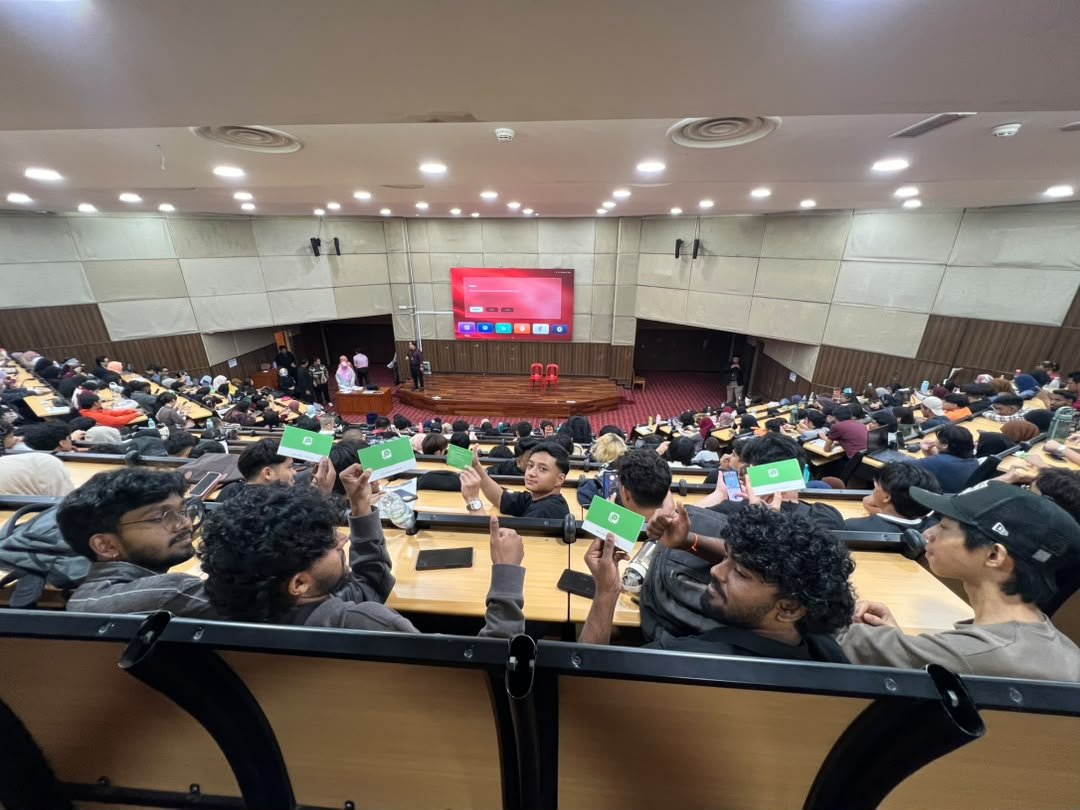 msumalaysiaFISE's tweet photo. ๐ก๏ธ๏ฟฝ๏ฟฝ๏ฟฝ๏ฟฝ FISE promotes digital safety by educating students on phishing, scams & online security. Students were introduced to Whoscall, with 300 Premium gift cards provided. Stay alert, think before you click!
#ScamAwareness #MSUmalaysia #MSUFISE #MyPremierDigitalTech https://t.co/pikGStQWRm