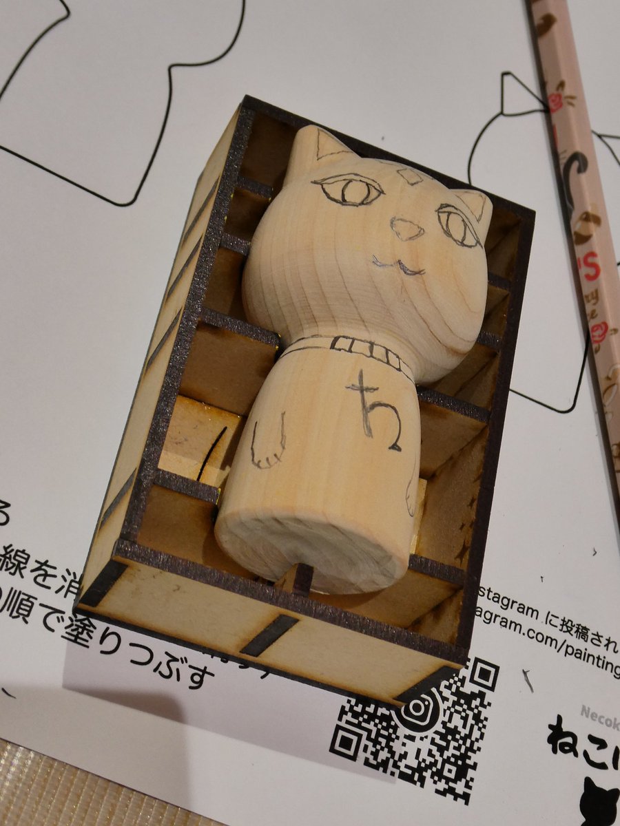 debo6486's tweet photo. こんな感じで製作。ポスターカラーでこんなに綺麗な絵付けができるとは思わなかった。 https://t.co/C64XdO1C2R