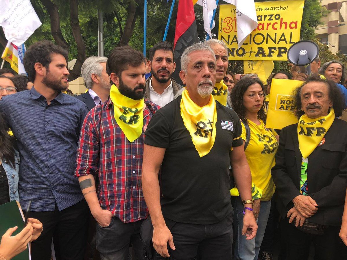 roberto74997962's tweet photo. @T13 Zurdos traidores de Chile. https://t.co/6OybIjSPnl