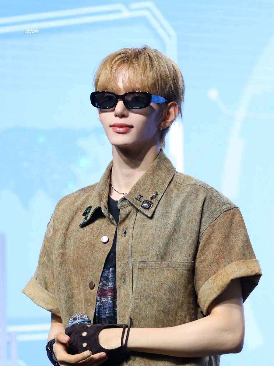ddorivv's tweet photo. 260902 카운트다운 라이브 #성준 
선그리쭌🕶️

#TUNEXX #튜넥스 #SUNGJUN #문성준 https://t.co/pOBcidZZMm