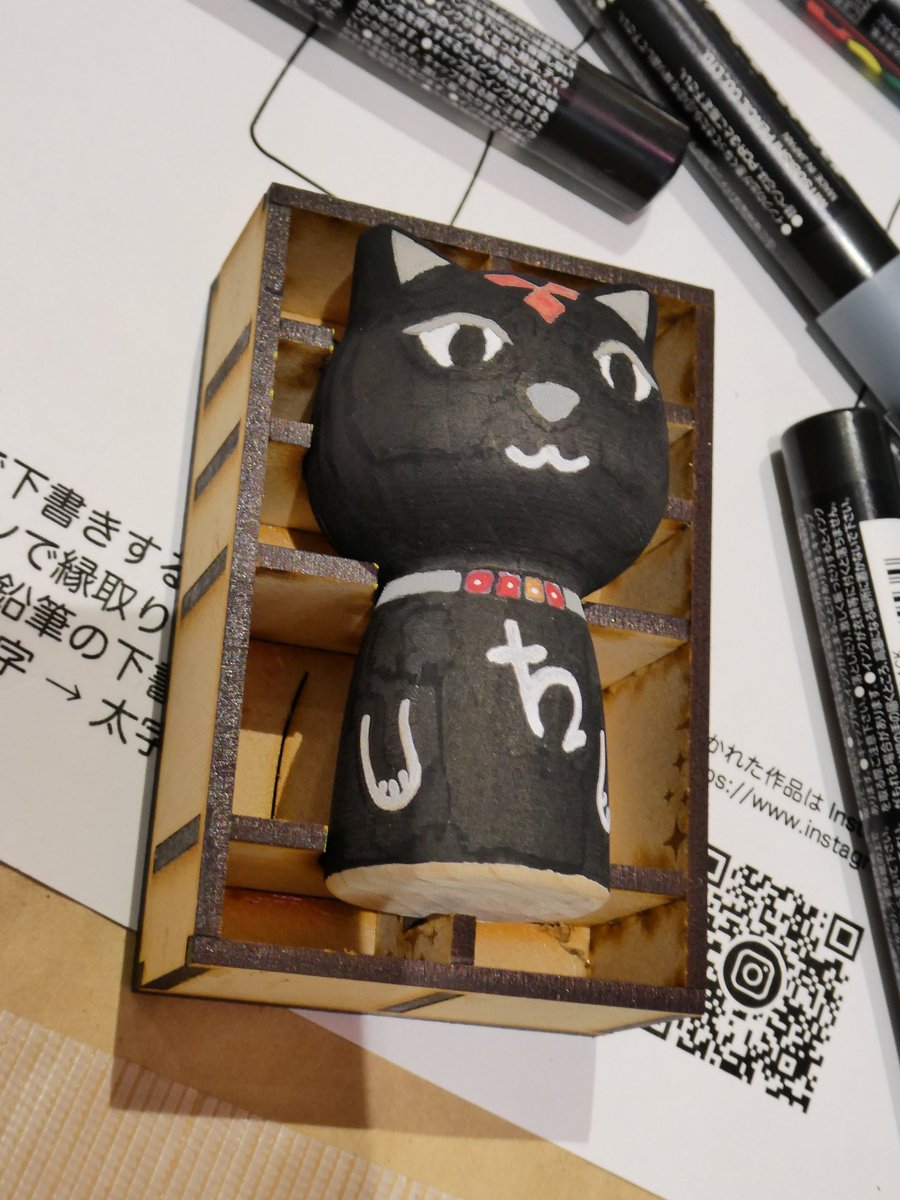 debo6486's tweet photo. こんな感じで製作。ポスターカラーでこんなに綺麗な絵付けができるとは思わなかった。 https://t.co/C64XdO1C2R