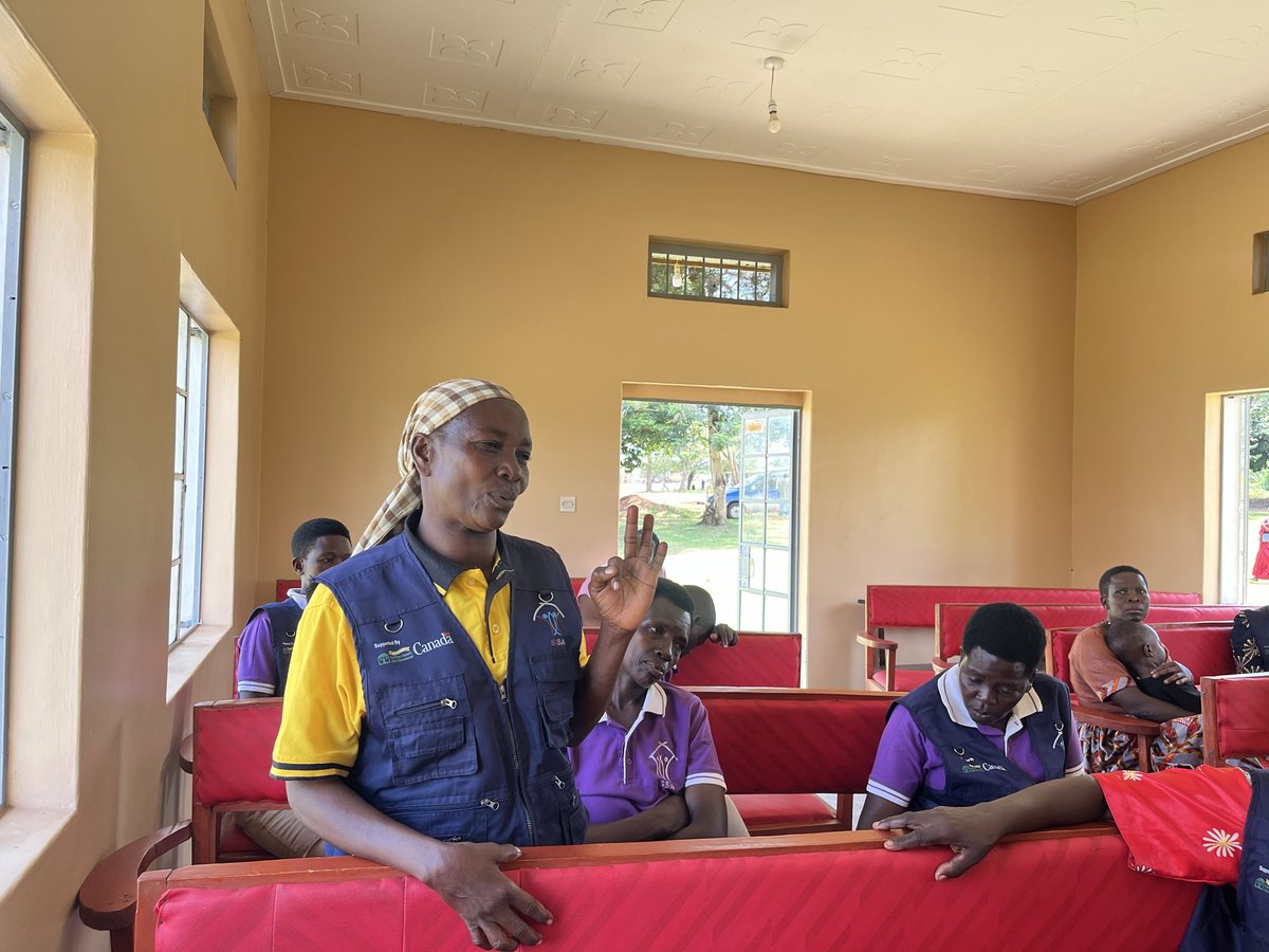 UHSNET's tweet photo. Review meeting with Kayunga community paralegals, where they shared updates on the activities they have been conducting, cases handled during community dialogues, and the impact of their work within the community. The paralegals also discussed their sustainability plan. https://t.co/lRxzE9rQsl