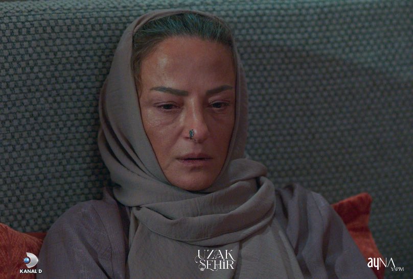 narealborav's tweet photo. Fidan’dan sonra Nare’ye ne zaman sıra gelecek , şahin’in odasına girmek??
#uzakşehir #nare https://t.co/Ogu2aV9Eci