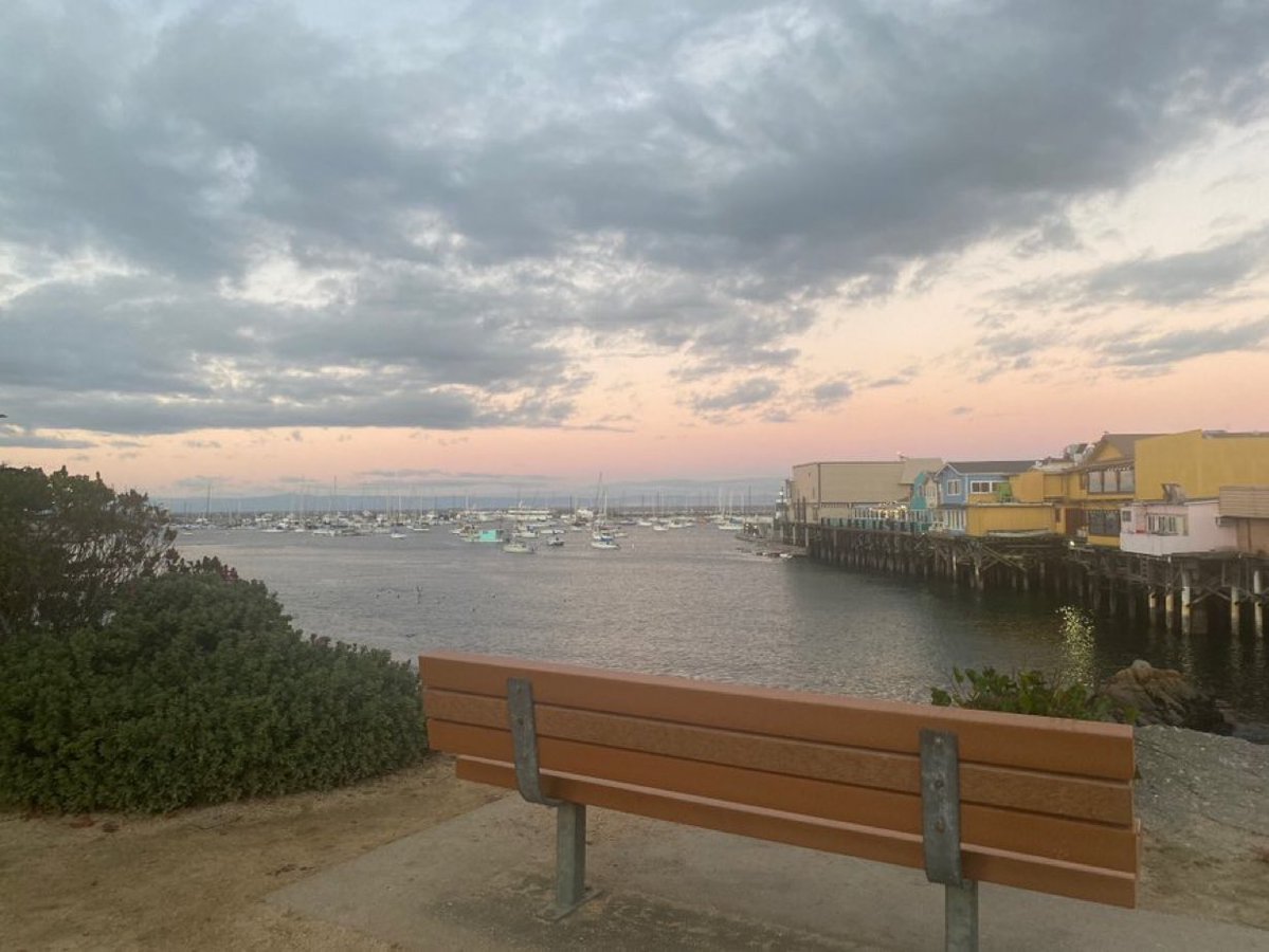 laurenboertv's tweet photo. last sunset of 2021 https://t.co/ap1UmAOfSe