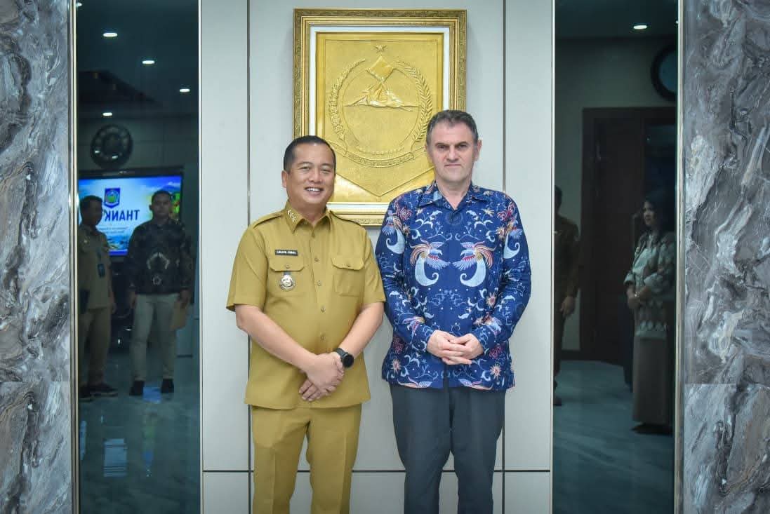 Utarapost1's tweet photo. NTB dan Rumania Perluas Kerja Sama, dari EBT hingga Sister Province

Baca selengkapnya di link dibawah ini:
https://t.co/cB78yo7WYV https://t.co/Agb5MnPCxq
