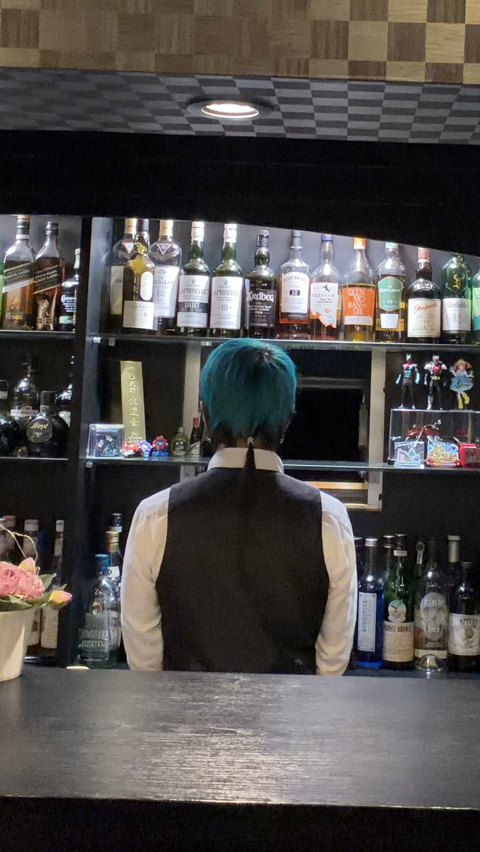EGOISTA352's tweet photo. 先週、54歳になりました。
ゴリラで言うと25歳です。

夜職を始めて35年目です。
まだまだイケそうです！！

これからも、ご愛顧賜りますようよろしくお願い申し上げます。

※誤算の緑川くん@0153_you を引用させて頂きました。 https://t.co/hpRw3dZYwh