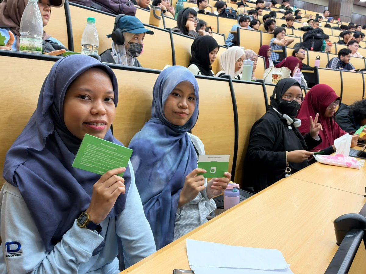 msumalaysiaFISE's tweet photo. ๐ก๏ธ๏ฟฝ๏ฟฝ๏ฟฝ๏ฟฝ FISE promotes digital safety by educating students on phishing, scams & online security. Students were introduced to Whoscall, with 300 Premium gift cards provided. Stay alert, think before you click!
#ScamAwareness #MSUmalaysia #MSUFISE #MyPremierDigitalTech https://t.co/pikGStQWRm