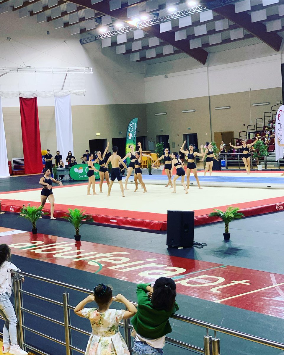 AaDriANnRzK's tweet photo. E foi muito disto 🤸‍♀️🤸‍♂️🤸#sarauacroalbuhera https://t.co/Ndq4LAqJb8