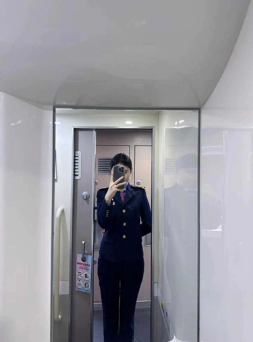 2525hase's tweet photo. 早就听说X是个神奇的地方了，不过还是第一次玩，今天在车厢更新我的第一贴吧~ https://t.co/IhBwwjt6PT