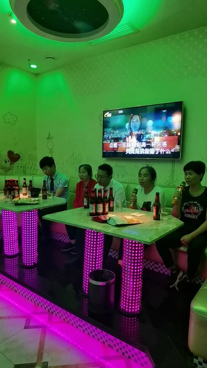 MyraIngleyzm's tweet photo. Ven a cantar tus canciones favoritas al KTV! Ambiente genial, microfonos de calidad y diversión sin fin Reserva ya! https://t.co/S9GQS6059S