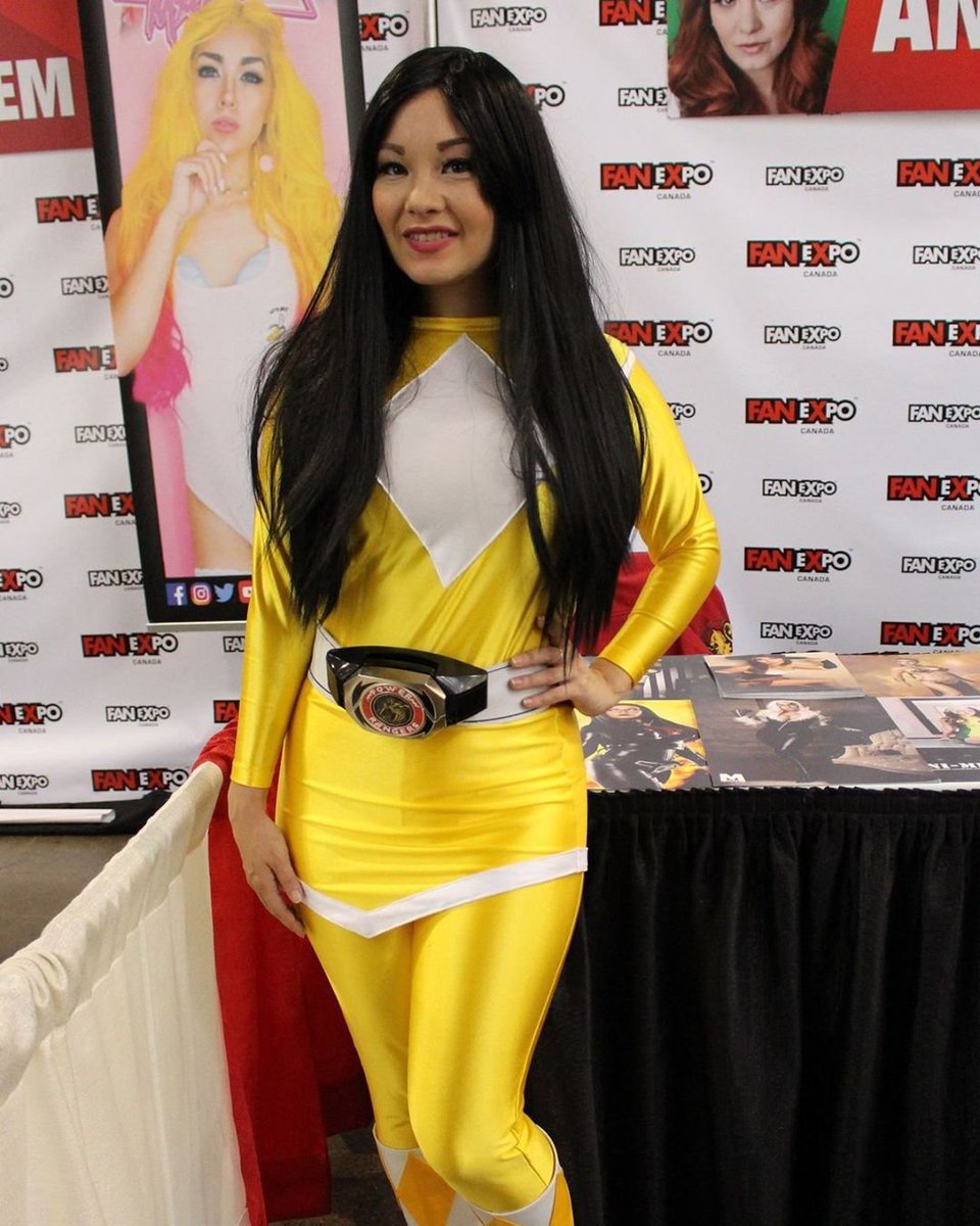 KRMedulla1983's tweet photo. It's the final #MiaMonday of September, fellow @AniMiaOfficial fans! How was your week? Mine was full of rain. So I did lots of research for fab fiction & cosplay. Here are some pics of Mia. Have a good week. See y'all next month! https://t.co/LjTsAjVNyN