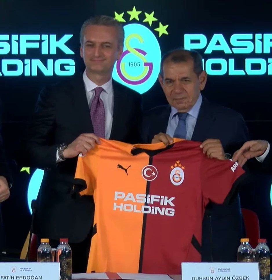 gsgerceklerii's tweet photo. Pasifik kimin sponsoruydu? Tabii ki malum camianın forma sponsoruydu. https://t.co/Ci2dKSfxv5