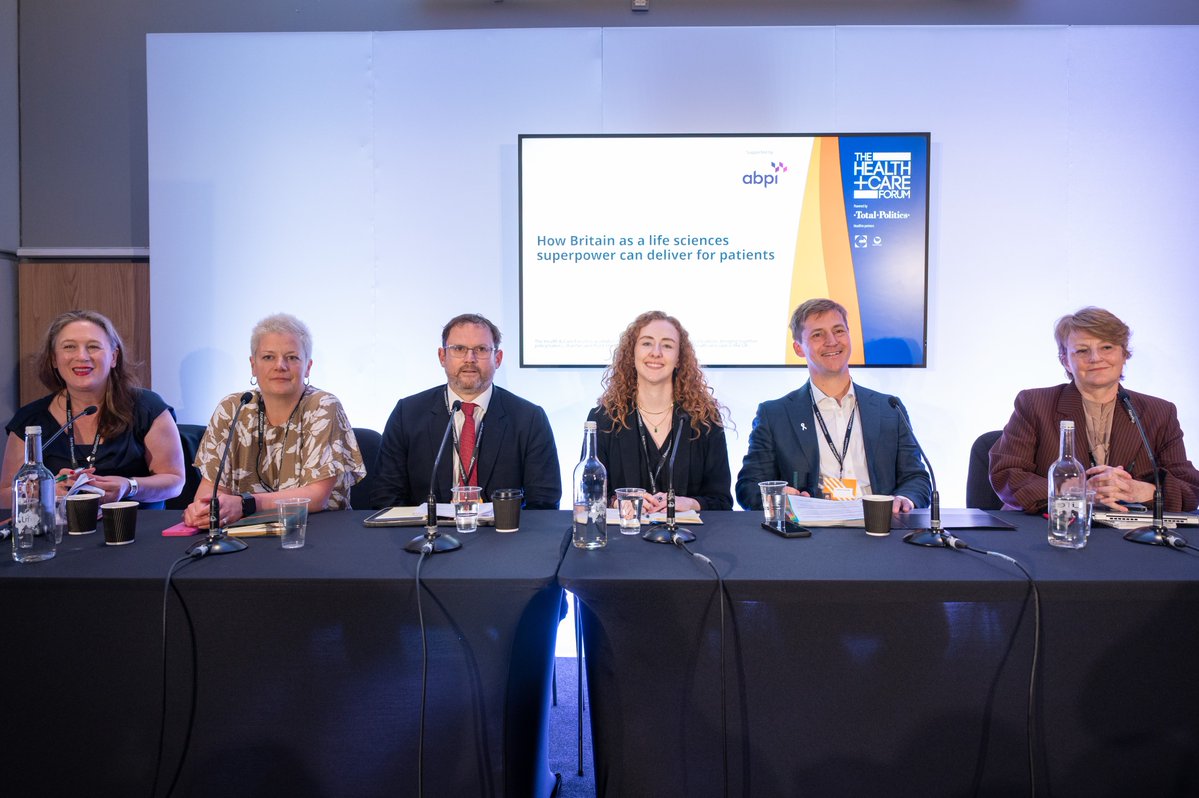 TotalPolitics's tweet photo. Our panel on 'Britain as a Life Sciences Superpower' was packed: @JoshFG MP shared how local knowledge & smaller-scale trials could improve access to research, with @emily4MK MP, @ABPI_UK, @asthmalunguk & @acmedsci.
Chair: @zoenora6 of @politicshome at @UKLabour #HandCF26 #Lab26 https://t.co/AIUaCi9lK4