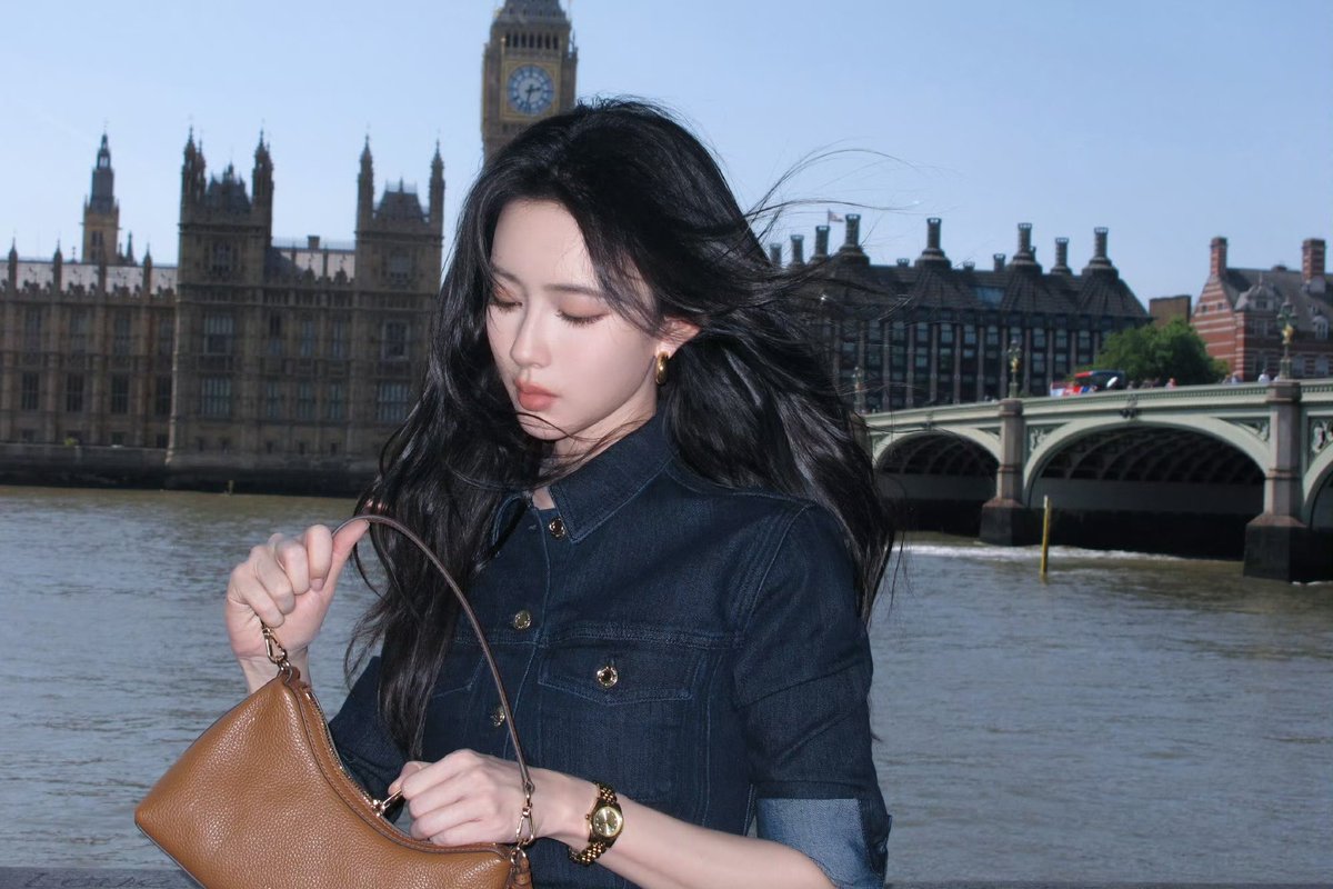 hereformengziyi's tweet photo. More pics taken in London for Michael Kors
#MengZiyi https://t.co/eWqFDlF8EC