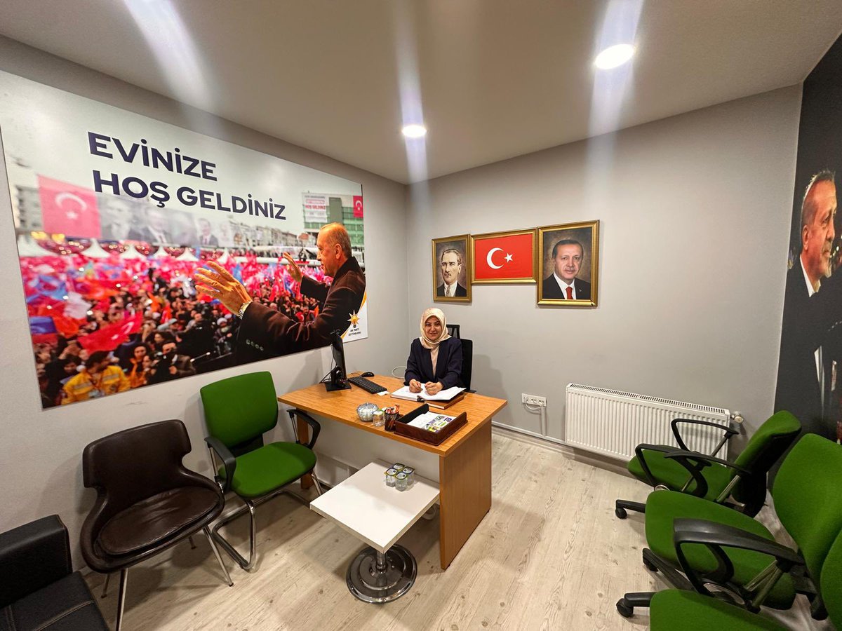 akzeytinburnu's tweet photo. Zeytinburnu İçin Nöbetteyiz🇹🇷

Bugün AK Parti Zeytinburnu İlçe Nöbetçimiz  Yönetim kurulu üyemiz
Leyla Önen @OnenLeyla26340 

⏰10.00-17.00 arası
Soru, görüş ve önerileriniz için bizleri arayabilir veya ziyaret edebilirsiniz.

📞 0(212) 416 30 86

https://t.co/4LDChyP5JW https://t.co/Um5ccPwKRY
