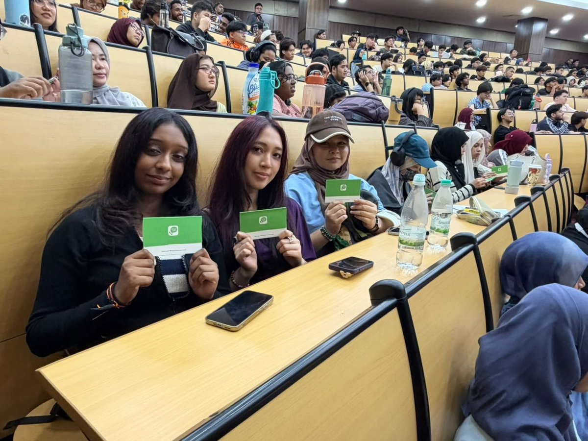 msumalaysiaFISE's tweet photo. ๐ก๏ธ๐ฑ FISE promotes digital safety by educating students on phishing, scams & online security. Students were introduced to Whoscall, with 300 Premium gift cards provided. Stay alert, think before you click!
#ScamAwareness #MSUmalaysia #MSUFISE #MyPremierDigitalTech https://t.co/VDqwN83PVc