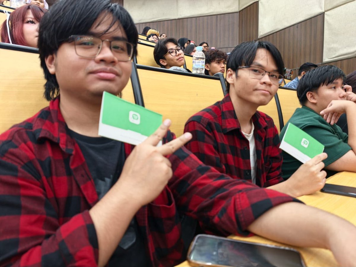 msumalaysiaFISE's tweet photo. ๐ก๏ธ๐ฑ FISE promotes digital safety by educating students on phishing, scams & online security. Students were introduced to Whoscall, with 300 Premium gift cards provided. Stay alert, think before you click!
#ScamAwareness #MSUmalaysia #MSUFISE #MyPremierDigitalTech https://t.co/VDqwN83PVc