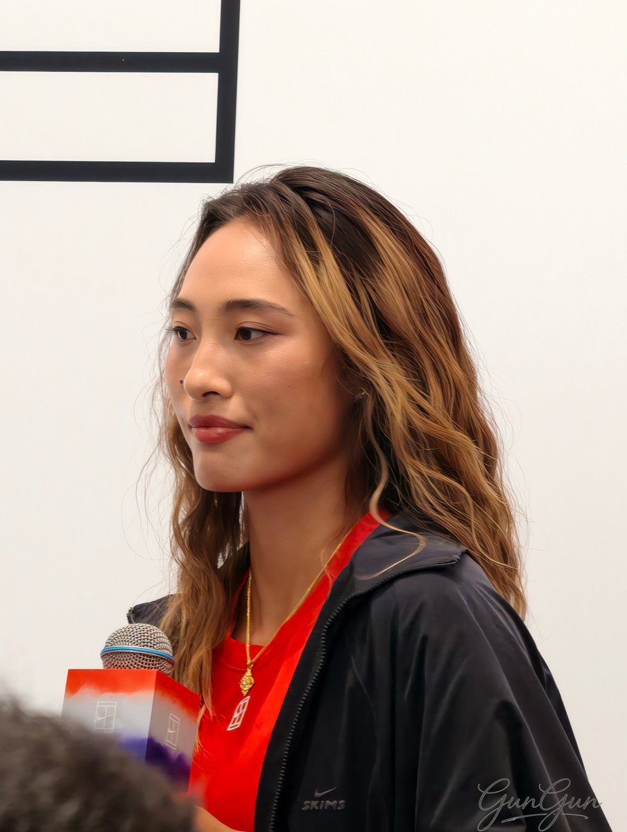 JNQW20021008's tweet photo. first time seeing Qinwen up close omg she is so gorgeous😭😭😭😭😭😭😭😭😭😭😭 https://t.co/AasZberWPd
