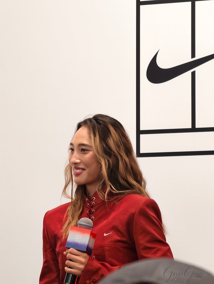 JNQW20021008's tweet photo. first time seeing Qinwen up close omg she is so gorgeous😭😭😭😭😭😭😭😭😭😭😭 https://t.co/AasZberWPd