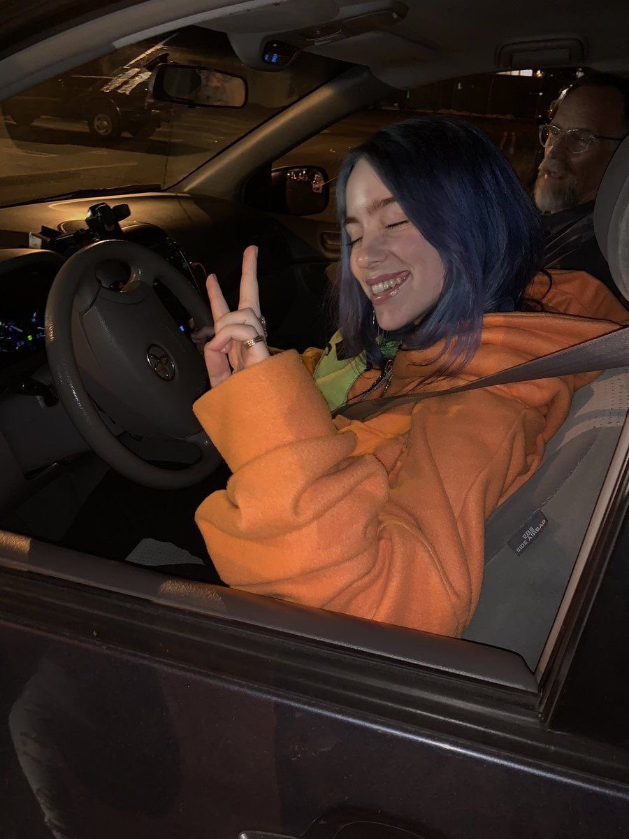 bernscomet's tweet photo. blue haired baby https://t.co/1hbbVIecEP