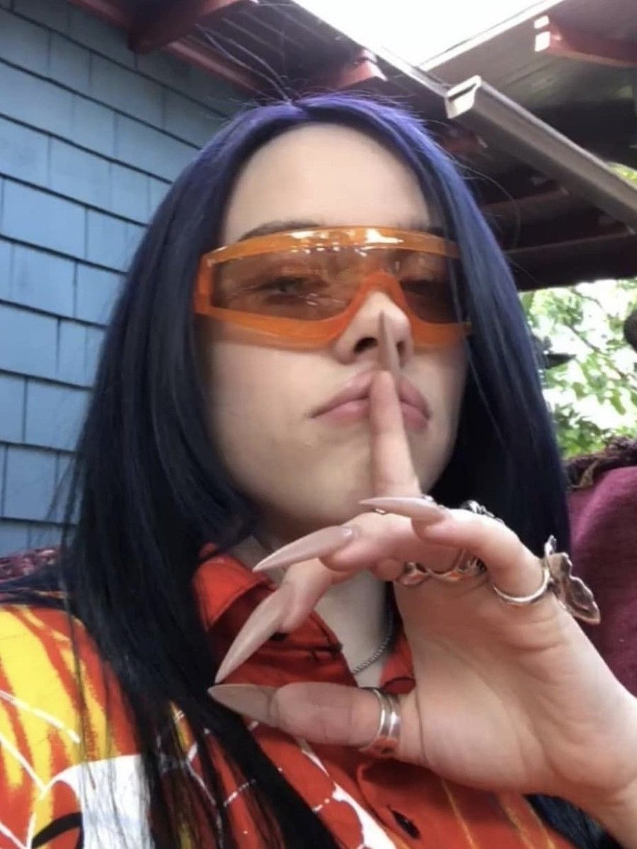 bernscomet's tweet photo. blue haired baby https://t.co/1hbbVIecEP