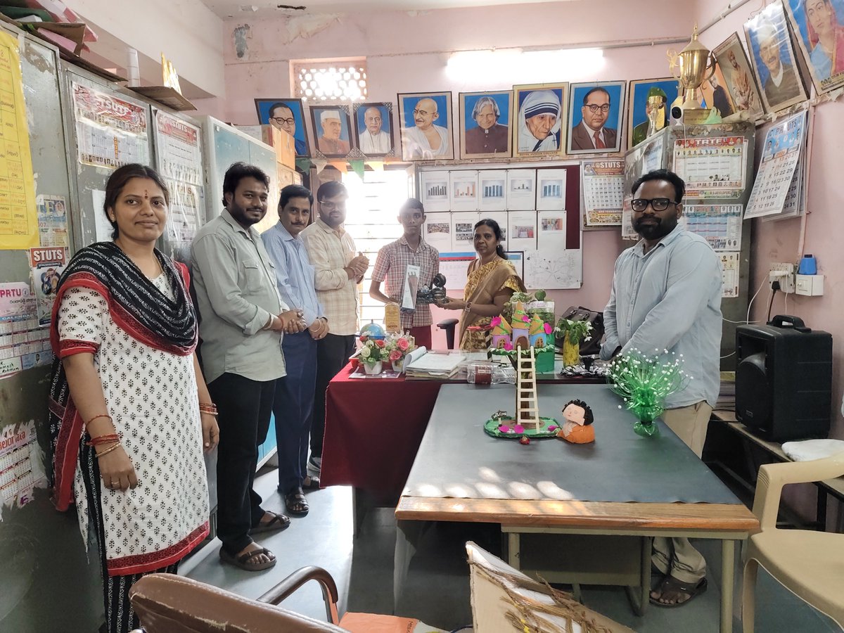 OfficerC1869's tweet photo. Swachhata Hi Seva 2026, Day 09
IGMRI Hyderabad organized a “Waste to Art” Competition at a nearby Government School. The initiative encouraged students to creatively transform waste materials into meaningful artworks.
@fooddeptgoi @igmrihapur https://t.co/3J5nwEPbXO