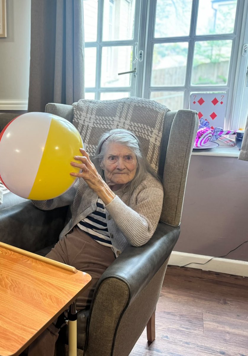 FromeNHome's tweet photo. There’s been a bit of everything at here lately. June stopped for a cup of tea at the garden centre, while back at home Elisabeth joined in with a music and movement session and Toni spent some time painting.
#Frome #Somerset #CareHome #Caring #Responsive #continuationoflife https://t.co/7w1SRGAM79
