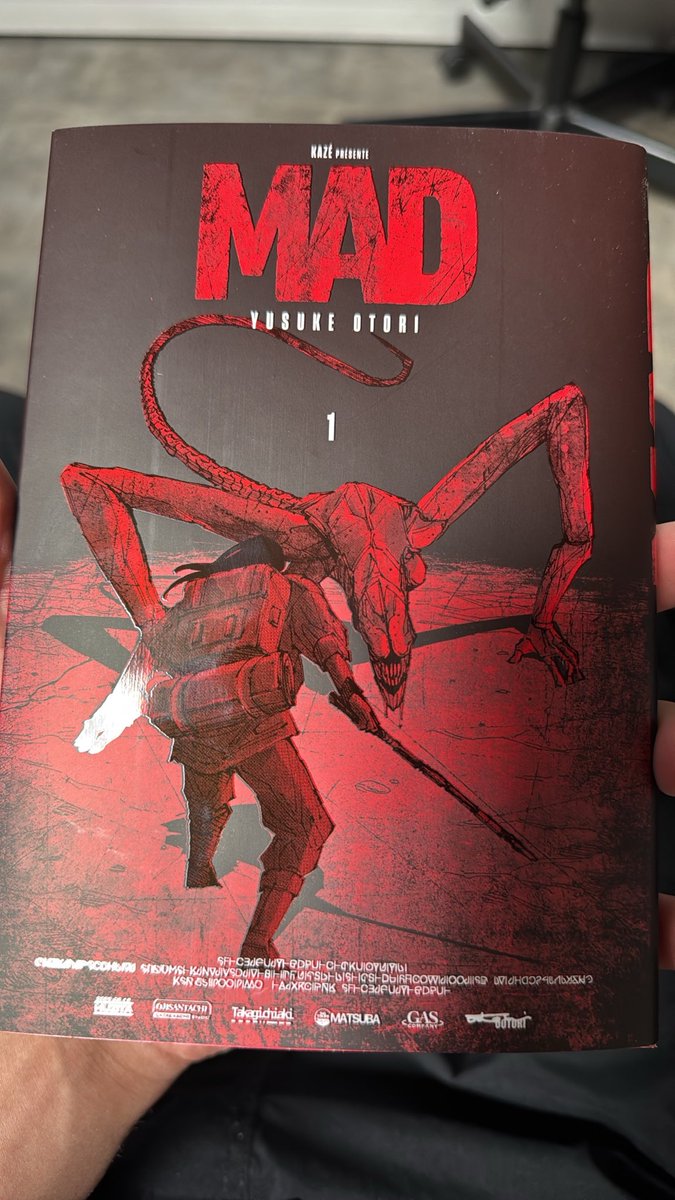 alex__070201's tweet photo. Incroyable découverte, les dessins et l’ambiance sont particuliers et j’adore à quels points ils me font penser à Chainsaw Man. J’ai bien fait d’acheter les 3 premiers tomes.
@Kazemanga_fr j’espère des éditions limitées pour les tomes 4 et 5 https://t.co/AaPNZcg0cF