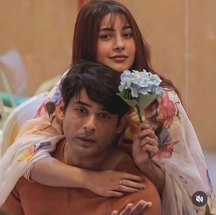 kapilywy2's tweet photo. @ishehnaaz_gill Bound by love, kept alive in our hearts forever. SidNaaz isn't just a name, it's an endless emotion. ✨ #SidNaaz #ShehnaazGill #SidharthShukla https://t.co/S0ckwLH1Fj