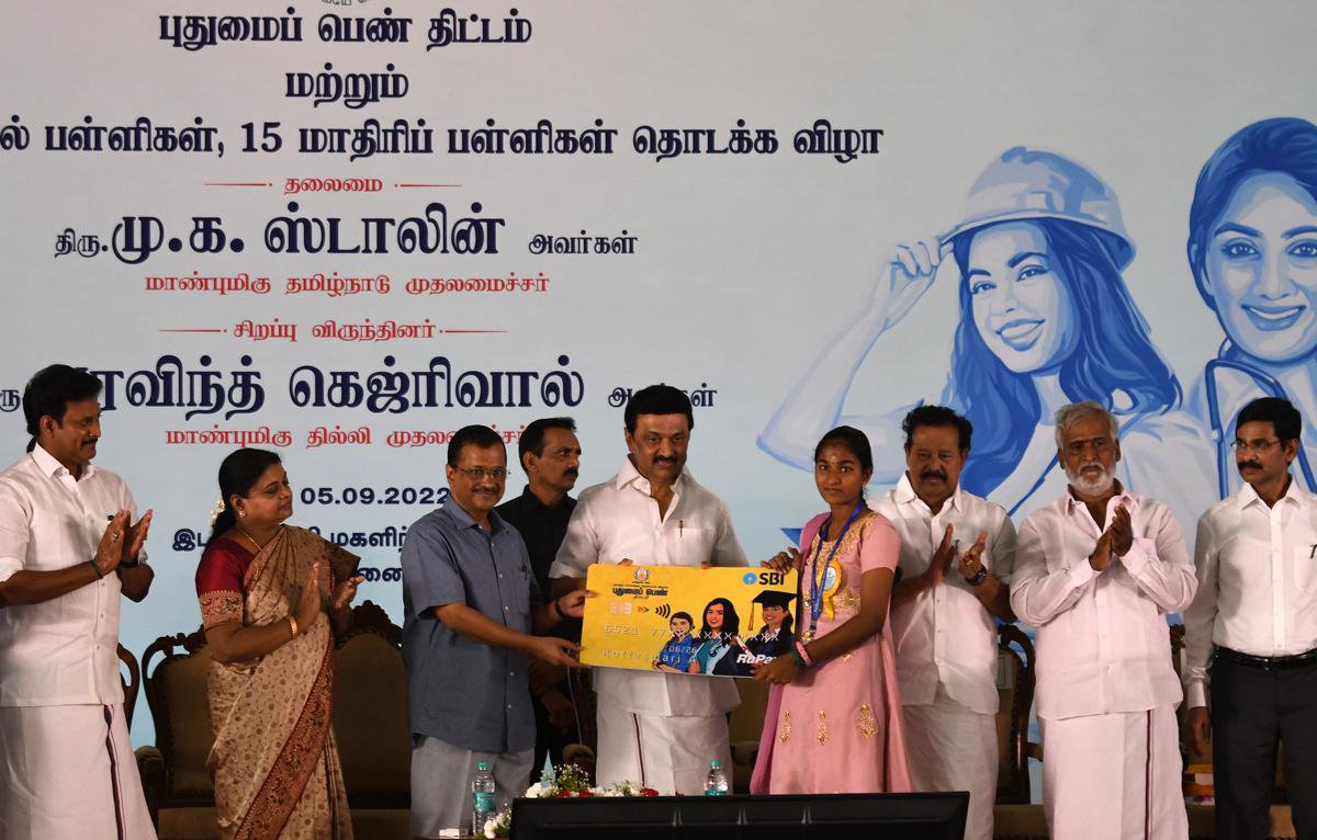 DravidaPenn's tweet photo. True. LOP will never stage a regressive scheme like this which essentially glorifies dowry system. LOP belongs to a party which enabled women to stomp down on such sh!t and those that bring it and celebrates it like the actor and his minions like you. DMK rather gives women education, dignity and self-respect not some cheap as$ ring, worthless and cheap like the one giving it.