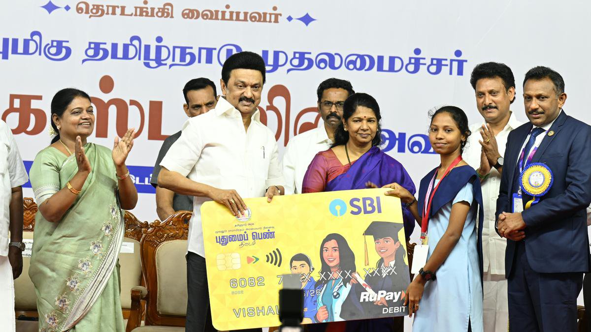 DravidaPenn's tweet photo. True. LOP will never stage a regressive scheme like this which essentially glorifies dowry system. LOP belongs to a party which enabled women to stomp down on such sh!t and those that bring it and celebrates it like the actor and his minions like you. DMK rather gives women education, dignity and self-respect not some cheap as$ ring, worthless and cheap like the one giving it.