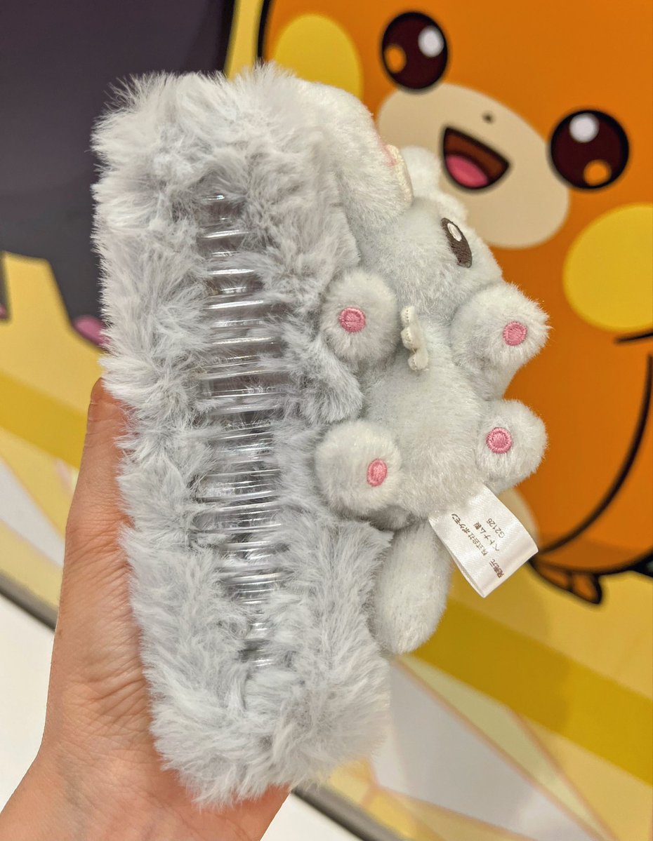 GutanNutan's tweet photo. チラーミィの ヘアバンスクリップ
かわいすぎて 買っちゃった❣️
ピンクの 肉球も 𝓢𝓸 𝓬𝓾𝓽𝓮 ……🥺ྀི💓 https://t.co/M9SYjPi62x