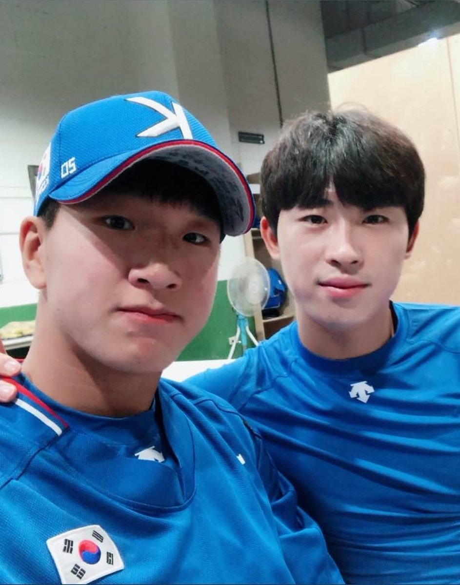 doosiking_v's tweet photo. 와 ㅁㅊ 주승우가 배님 올려줌..
여자가 울어 https://t.co/5GgPzRS721