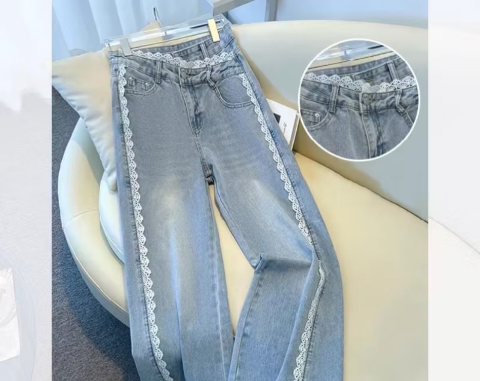 ysmlasri's tweet photo. AKHIRNYA NEMU JEANS YANG NGGAK NGEBOSANIN🥺

Detail lace di samping nya bikin look yang simpel jadi auto mahal dan manis. Paling cakep buat ngampus, hangaout, atau cafe date. Highwaits bikin pinggang kelihatan ramping. https://t.co/6VMqQrnepS