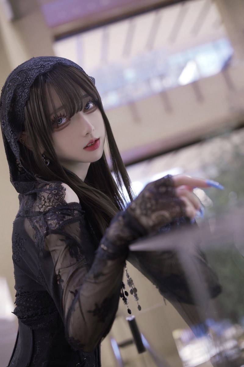 vega_teu's tweet photo. mysterious🖤 https://t.co/kwBMlgd8s0