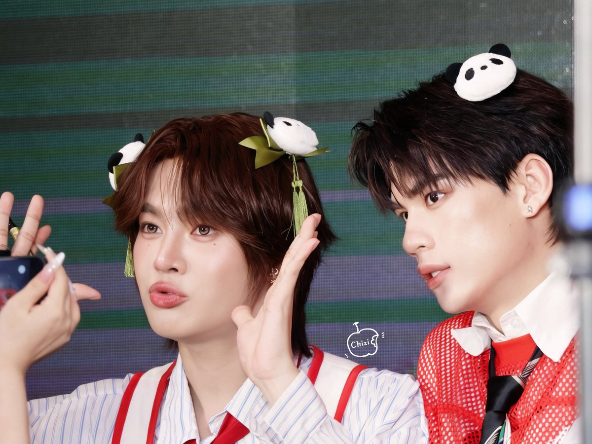 Chiziyyyyy's tweet photo. 😆

#NorthOttoFansignInChongqing
#northotto #ottoottoo #JaoNorth https://t.co/KQynR2rZld