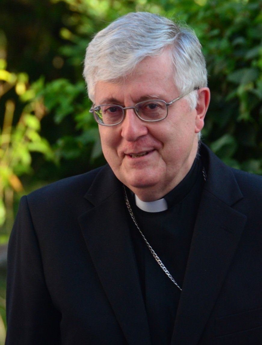 paulodetarsog's tweet photo. A CNBB (Conferência Nacional dos Bispos do Brasil): NÃO representa o Papa nem a Santa Sé e NÃO faz parte da hierarquia da Santa Igreja. É a conferência episcopal que reúne os bispos do Brasil e exerce as competências que o Direito Canônico e seus estatutos lhe atribuem.

O Núncio Apostólico é o representante do Papa e da Santa Sé no Brasil, tanto no âmbito eclesial quanto, como representante diplomático (embaixador) da Santa Sé, perante o Estado brasileiro.

Atualmente, o cargo de Núncio Apostólico no Brasil é exercido por Dom Giambattista Diquattro.