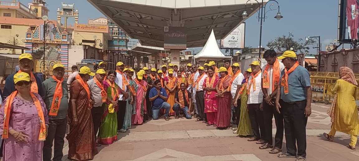 adigasyatra's tweet photo. Adigas Yatra Group at Ayodhya Ram Mandir Corridor
#adigas #adigasyatra #ayodhya #rammandir #travelagency #travelling #CustomisedTour
ಹೆಚ್ಚಿನ ಮಾಹಿತಿ ಹಾಗೂ ಬುಕ್ಕಿಂಗ್ಗಾಗಿ ಸಂಪರ್ಕಿಸಿ:
📷 7022259008 /9449478944
Our Website📷 https://t.co/nnlLWQFGP9
📷 https://t.co/WUdVGA4VPO https://t.co/I9wN6FOfOi