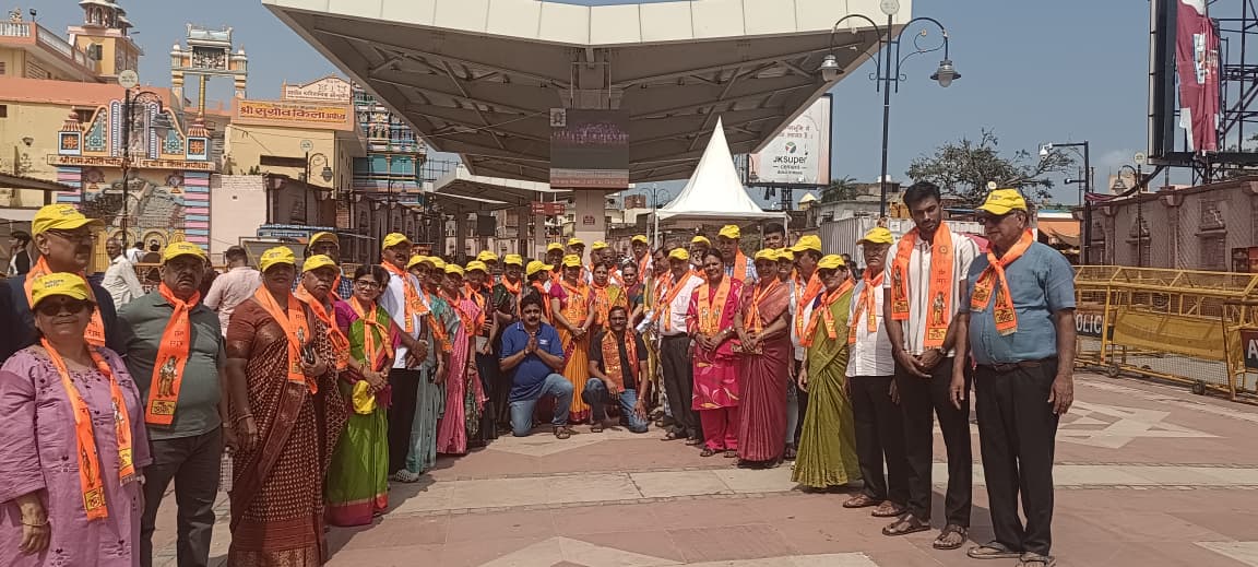adigasyatra's tweet photo. Adigas Yatra Group at Ayodhya Ram Mandir Corridor
#adigas #adigasyatra #ayodhya #rammandir #travelagency #travelling #CustomisedTour
ಹೆಚ್ಚಿನ ಮಾಹಿತಿ ಹಾಗೂ ಬುಕ್ಕಿಂಗ್ಗಾಗಿ ಸಂಪರ್ಕಿಸಿ:
📷 7022259008 /9449478944
Our Website📷 https://t.co/nnlLWQFGP9
📷 https://t.co/WUdVGA4VPO https://t.co/I9wN6FOfOi