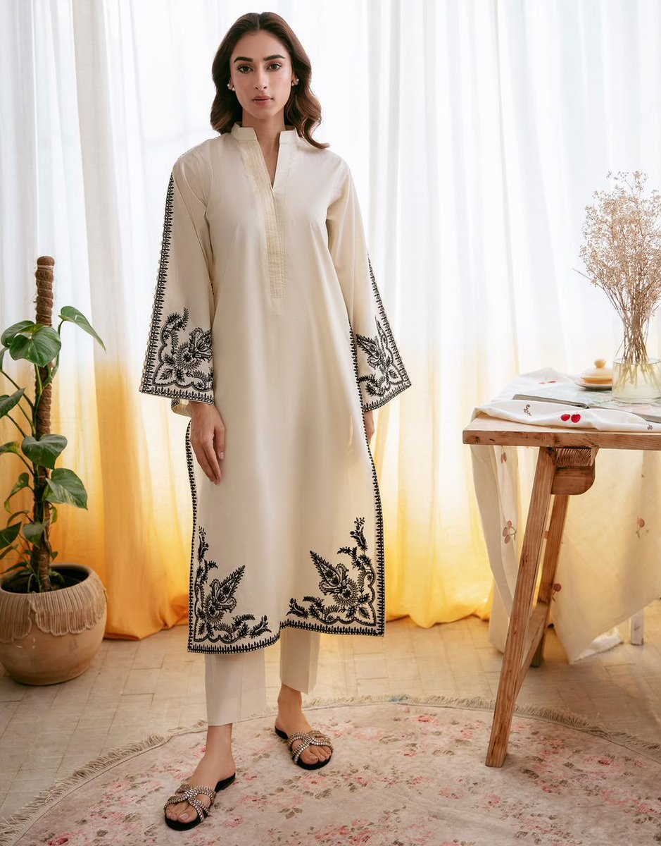 RangRoshni's tweet photo. Your winter wardrobe deserves a touch of traditional elegance. Discover stylish Pakistani dresses for women. ๐ค
#WinterWardrobe #PakistaniDresses #WinterStyle #WomensFashion #RangRoshni https://t.co/sNjOKcS1V8