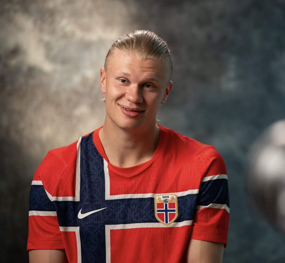 90MinutesHQ's tweet photo. 🚨🎙️ Erling Haaland on the conversation he had with Reuben Diaz after the match yesterday:

🗣️ “Rumours going on that we spoke about what is going on in the club? — It’s normal for people to assume and make a case interesting but we have phones to chat about those kind of things, not in public where people can read our lips.”