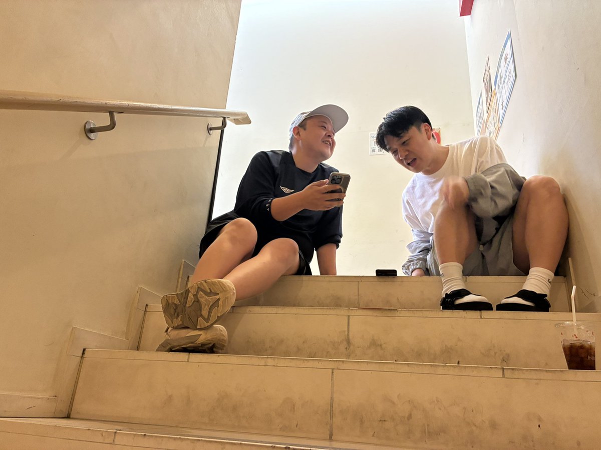 sarugorillalive's tweet photo. 【📢大大大募集！！！！】

旅する都道府県の
オススメごはん屋さん・楽しい場所
そして、
サルゴリラの2人に聞きたいこと聞いてほしいことを大募集します！！！

下記のフォームより教えてください！👂🐒🦍

※直近でリポスト等で教えてくださったお店は反映しております
https://t.co/TavgulzFRK https://t.co/UNEn8WvdRW
