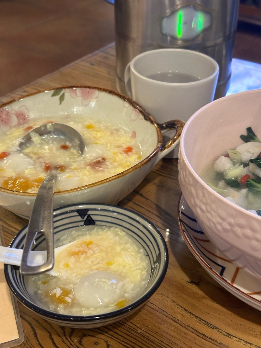 davidroth_288's tweet photo. Midnight snack = hot congee with silky preserved egg + soft steamed bun. No crowds, no rush—just warm bites that hug the tired heart. https://t.co/c04PZAhF3a